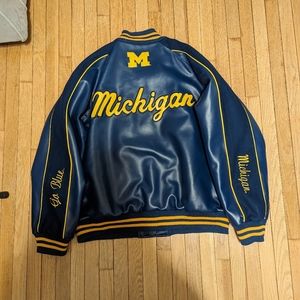 Michigan Wolverines jacket *VINTAGE*